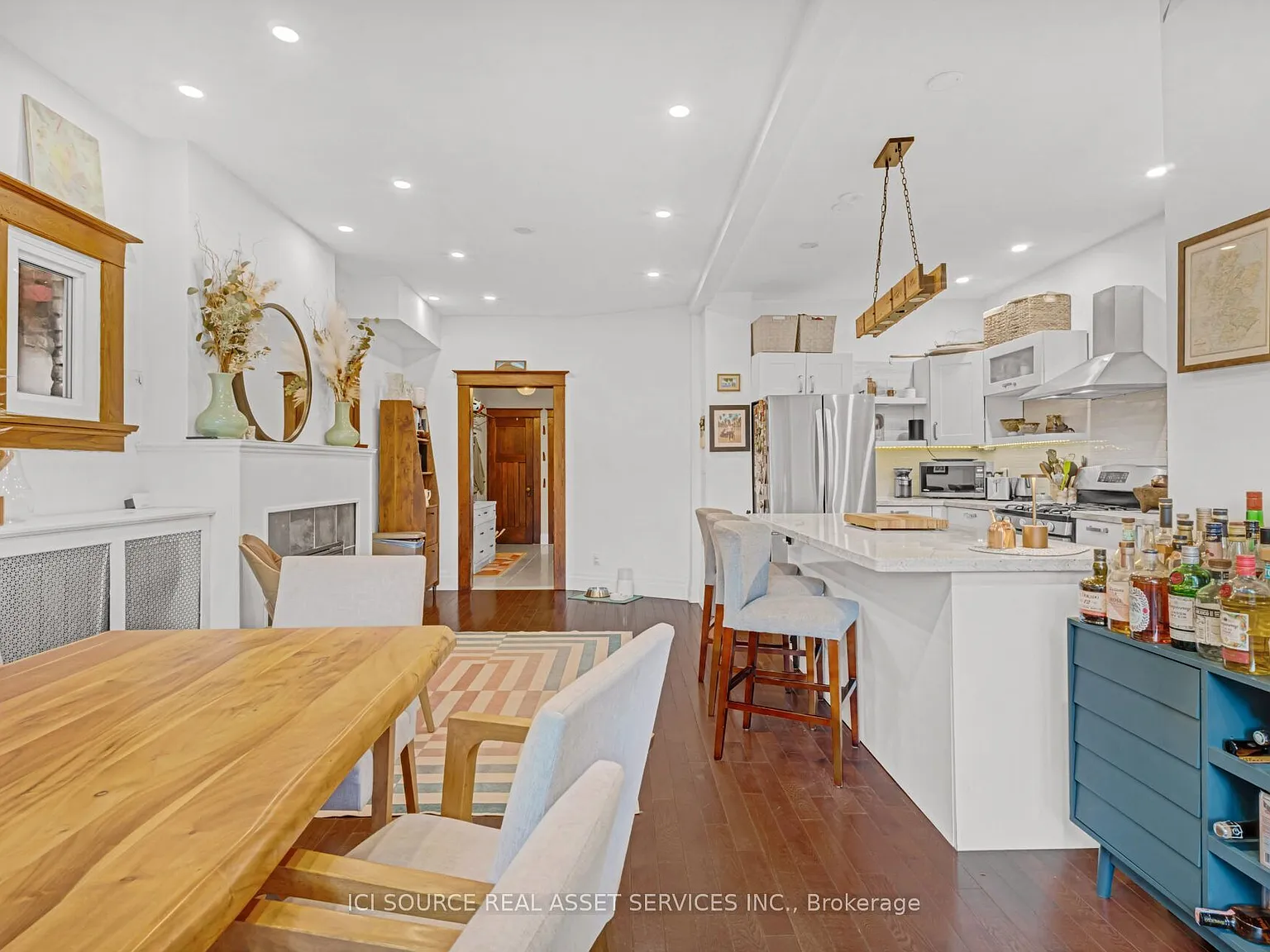 3 bed, $5,900 — Photo 2