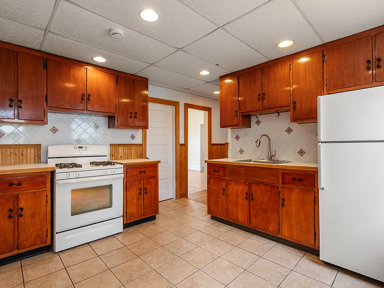 99 Beech St #1 — Photo 6