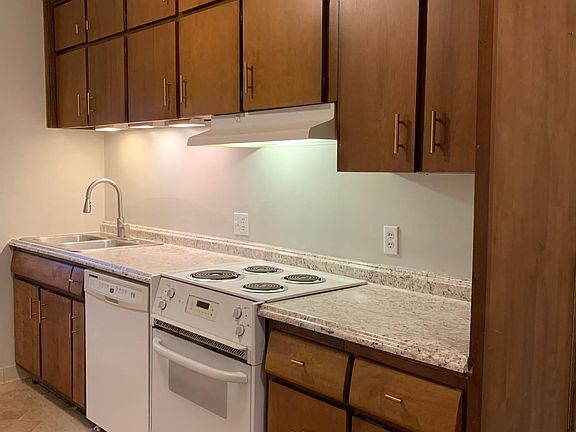 5th image of 3668 Kingsboro Rd NE APT 10