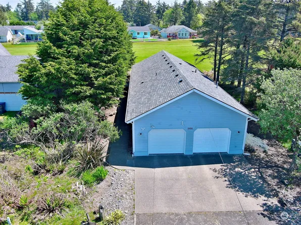 566 Canal Drive NE, Ocean Shores, WA 98569