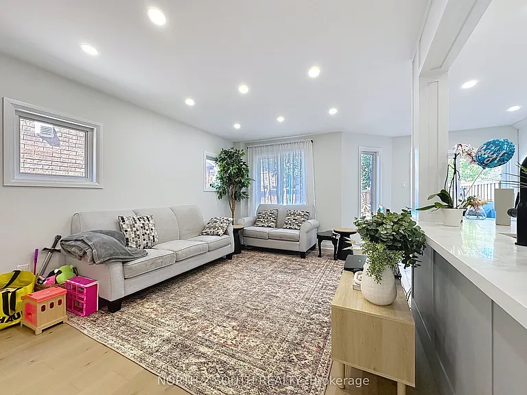 93 Komura Rd #UPPER — Photo 13