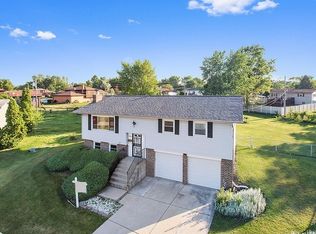 18930 Oakwood Ct, Country Club Hills, IL