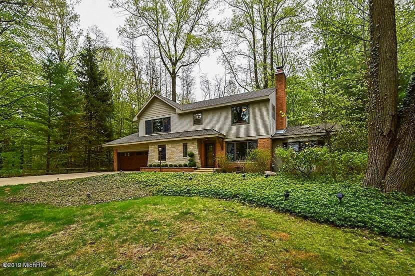 1st image of 2583 Lakeshore Dr