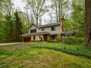 2583 Lakeshore Dr, Fennville, MI 49408