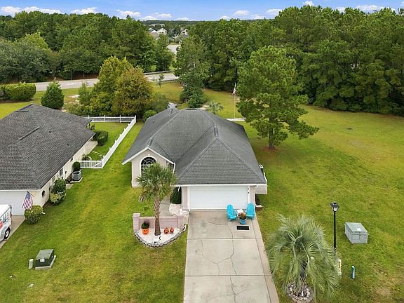 2nd image of 8002 Leeward Ln.