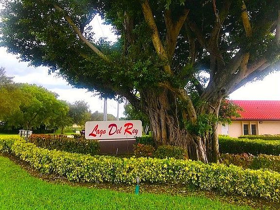 Lago Delray Main Entrance