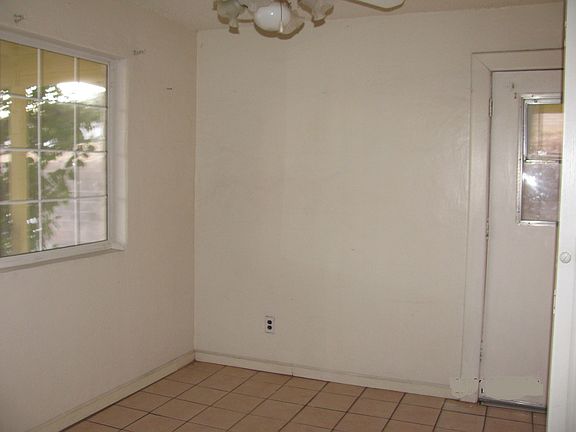 4th image of 2447 N Calle Santa Ana