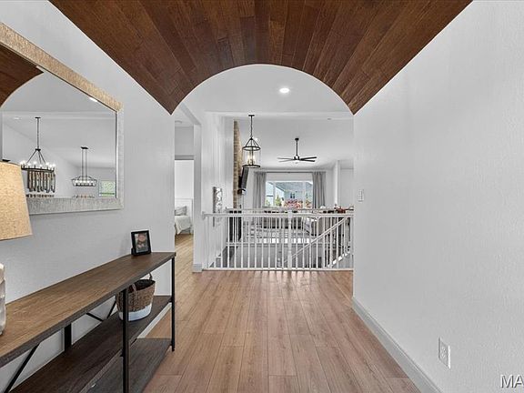 3rd image of 322 Pointe Loma Blvd