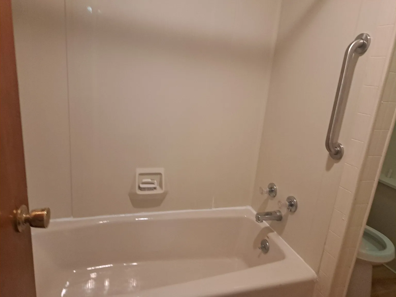 2 bed, $1,000 — Photo 4