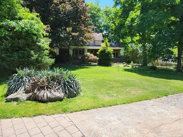 124 Rivervale Rd, Park Ridge, NJ 07656