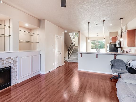3rd image of 2981 SW 187th Ave