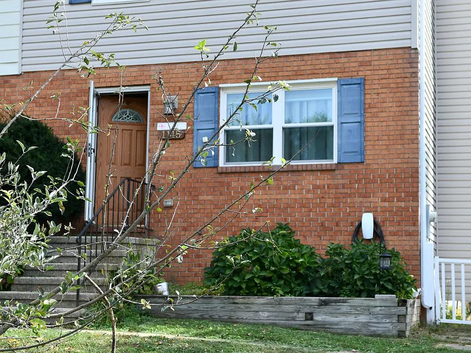 1115 Singer Dr