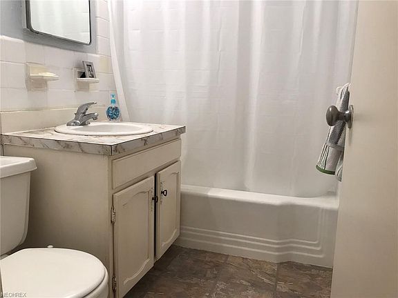 4th image of 11820 Edgewater Dr APT 516
