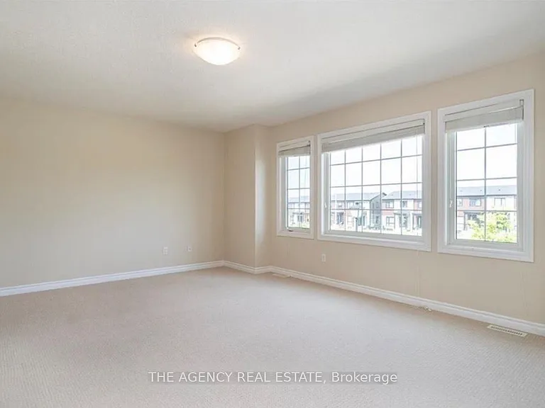 960 Bitterbush Cres #30 — Photo 11