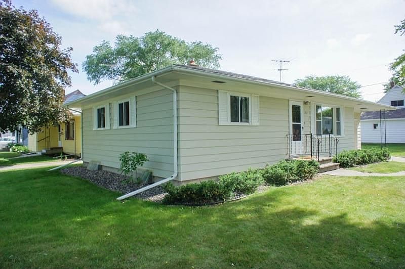 1502 10th Ave N, Moorhead, MN 56560 Zillow