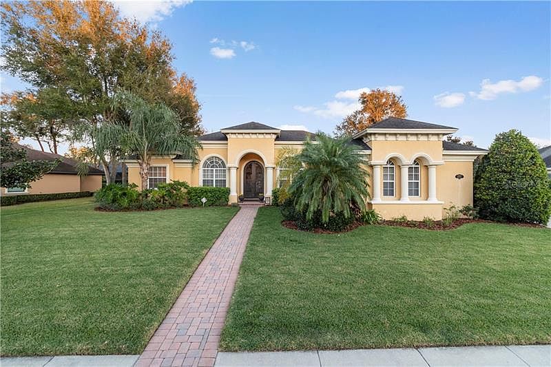 1st image of 6707 Crescent Woods Cir