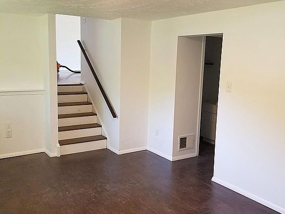 3rd image of 2200 Cocquina Dr