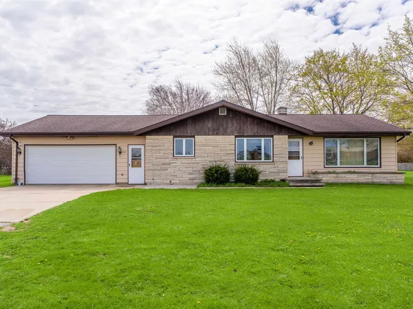 443 W Main St, Chilton, WI 53014