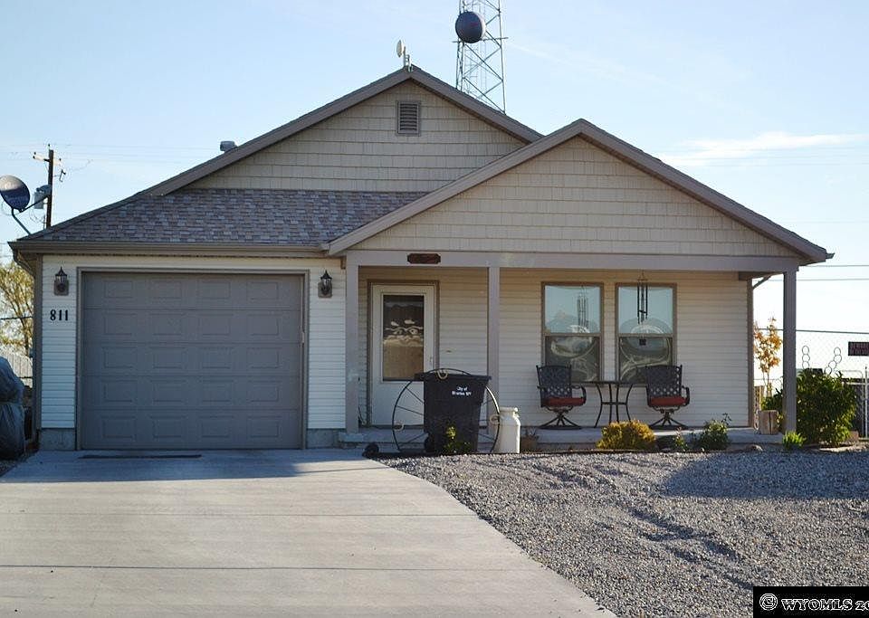 1st image of 811 Wolf Creek Dr