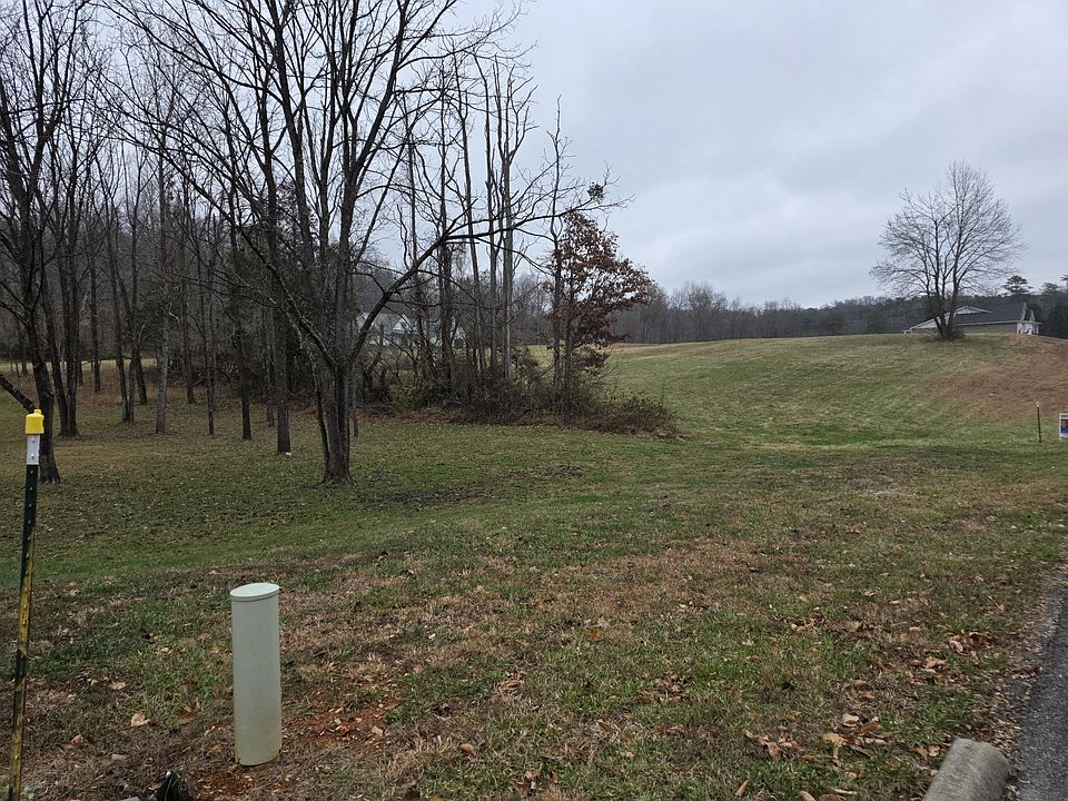 1st image of 393 Barrington Dr