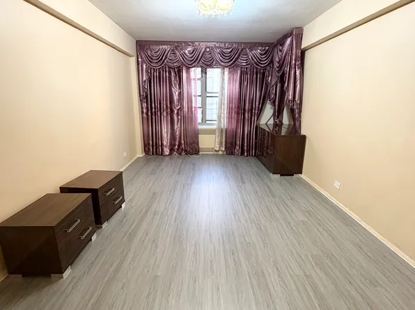 63-33 98th Place image 4 of 6