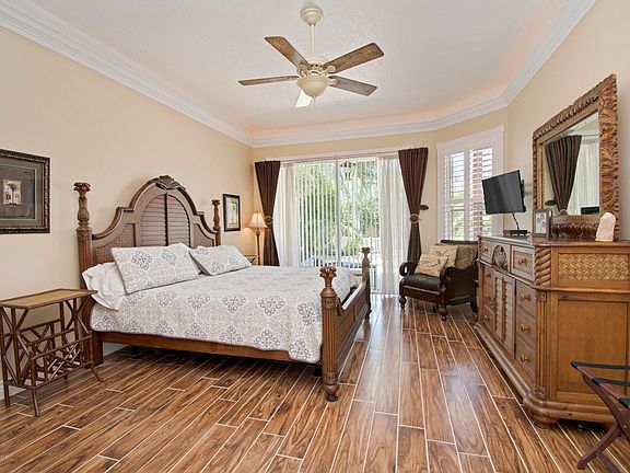 4th image of 292 Sanibel Way