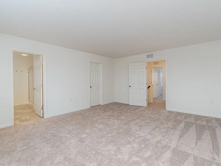 7869 Oak Brook Dr — Photo 15