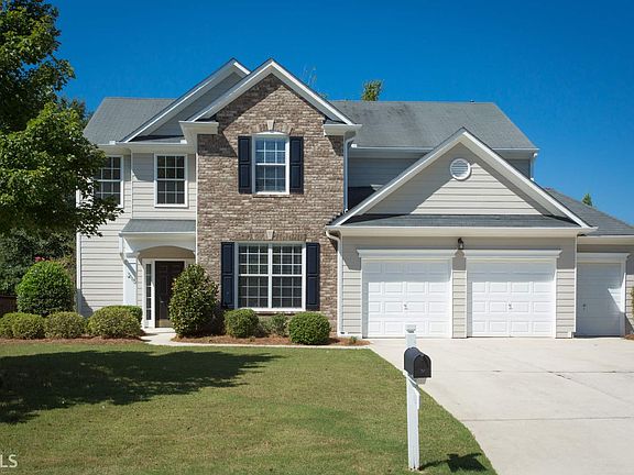 2nd image of 215 Amelia Ln