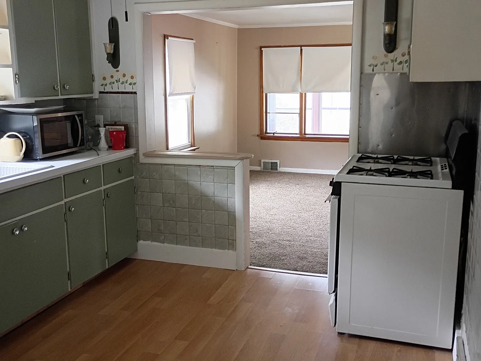 3 bed, 1200 sqft, $950 — Photo 3