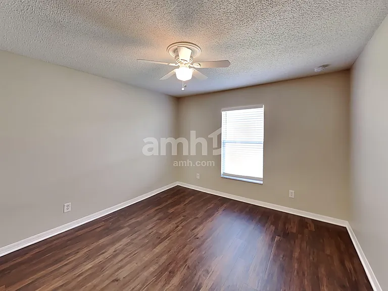 1913 Southern Oak Loop — Photo 17
