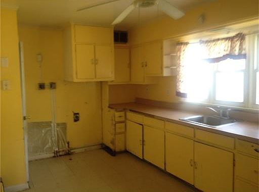5th image of 61 S Dover Ave