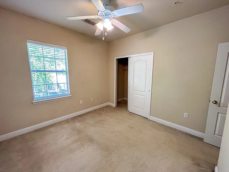 2942 SW 35th Pl #32 — Photo 16