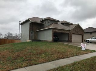 3336 S Hillcrest St, Springfield, MO 65807