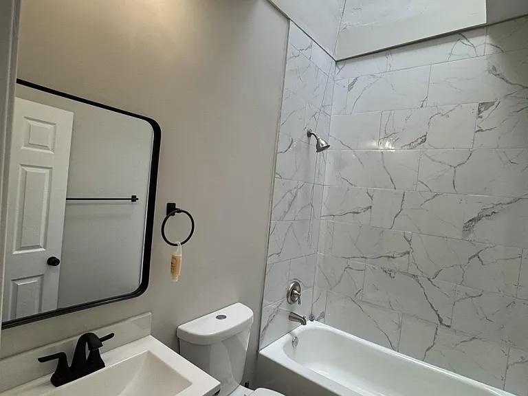 2216 Whittier Ave — Photo 15
