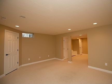 5th image of 5238 Hanover Close
