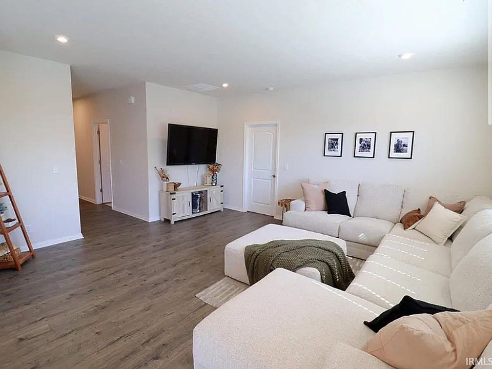 2nd image of 3244 Ashdon Dr