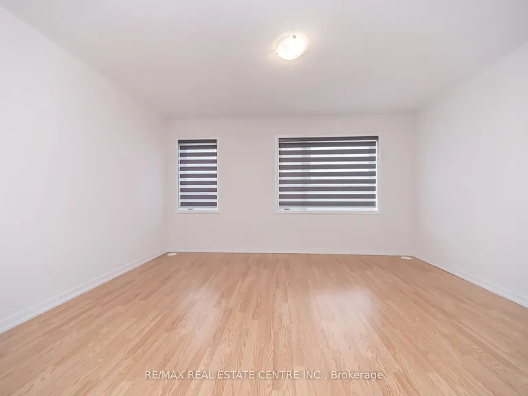 30 Lambert Ln — Photo 27