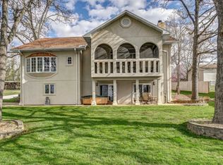 247 Chinook Ln, Kimberling City, MO 65686