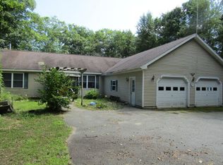 22 Shamrock Ln, Damariscotta, ME 04543