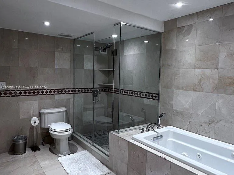 5161 Collins Ave #505 — Photo 24