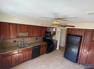 1522 8th St FLOOR 2, Fort Lee, NJ 07024