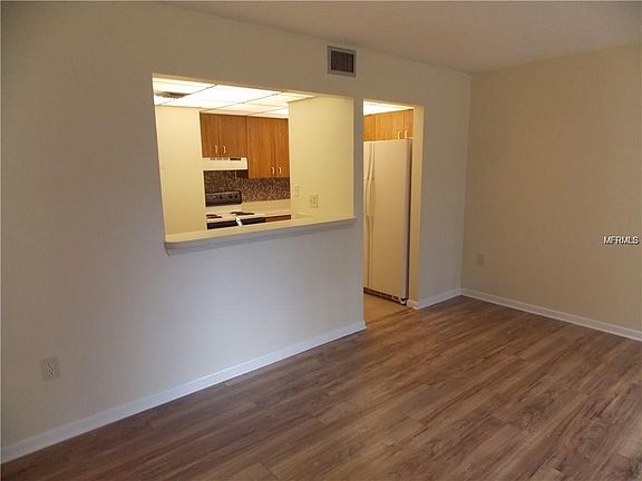 4th image of 190 Hickory Woods Ct APT 12A