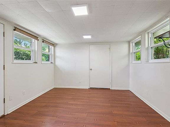 4th image of 2216 Kentucky Ave