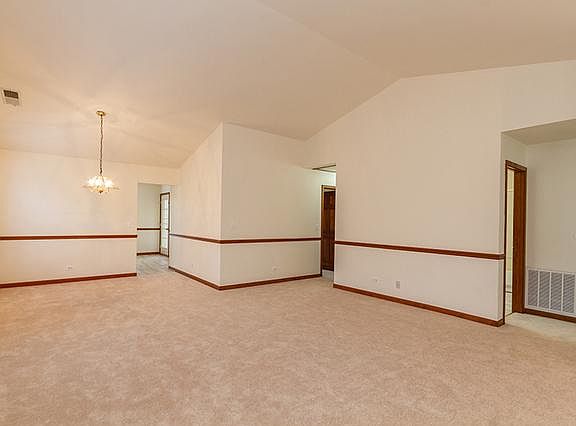 5th image of 61 Coolidge Ct #B