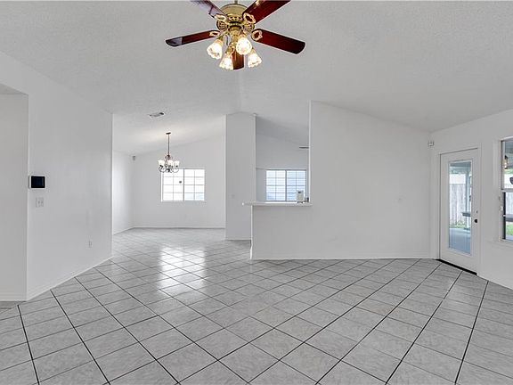 5th image of 2664 Long Branch Dr
