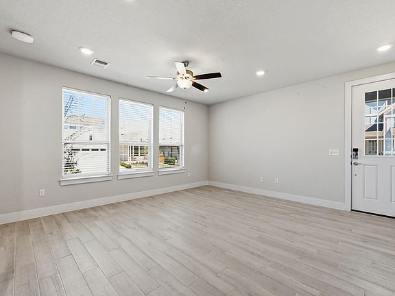 5th image of 8401 Orizzonte St