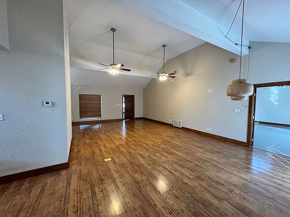 5th image of 16725 Springhill Dr