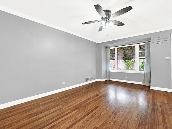 4th image of 2263 N Narragansett Ave