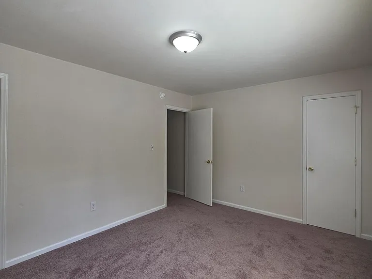 202 Marlou St — Photo 9