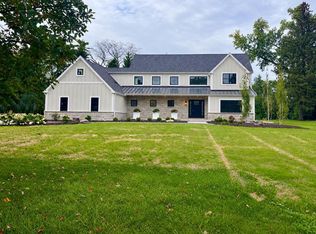 1000 E Bradley Rd, Fox Pt, WI 53217